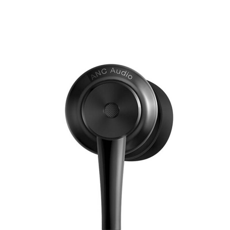 Plug-and-play USB-C headphones with braided cable and in-ear design